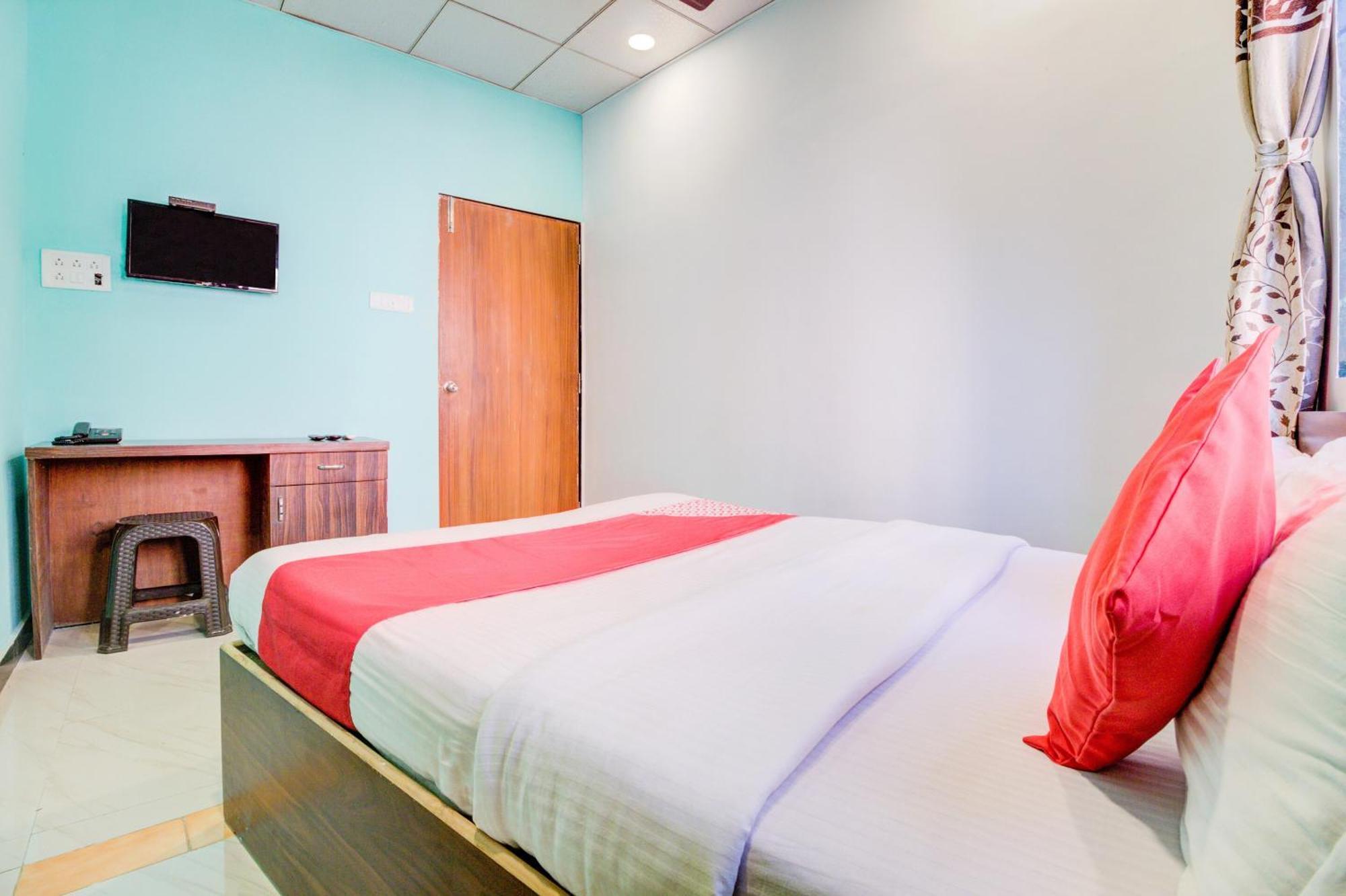 OYO 40902 Anjali Hotel Mumbai Bagian luar foto